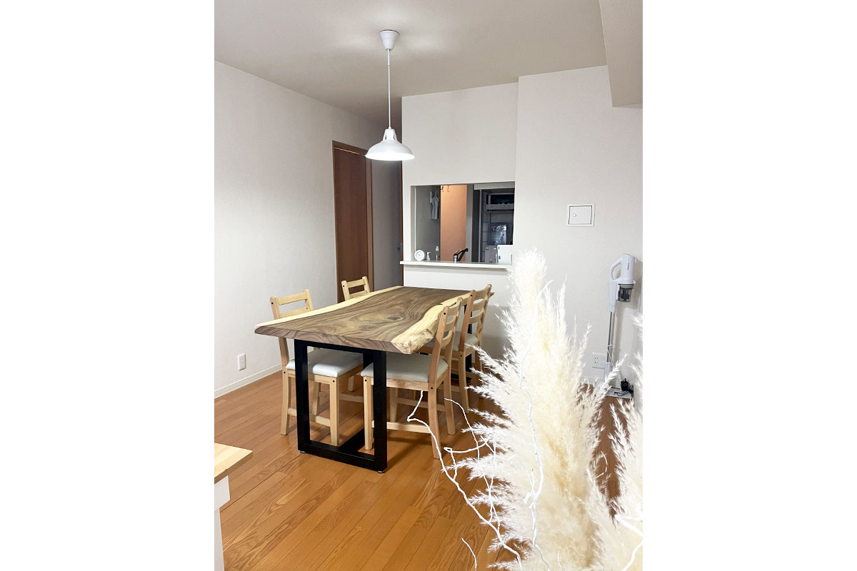 モンキーポッドのダイニングテーブル（モンキーポッド無垢一枚板ダイニングテーブル）