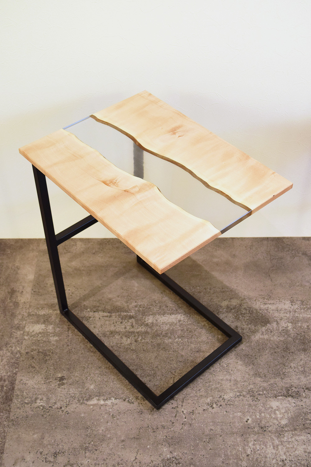 栃 一枚板 レジン商品 一枚板サイドテーブル 家具 サイドテーブル