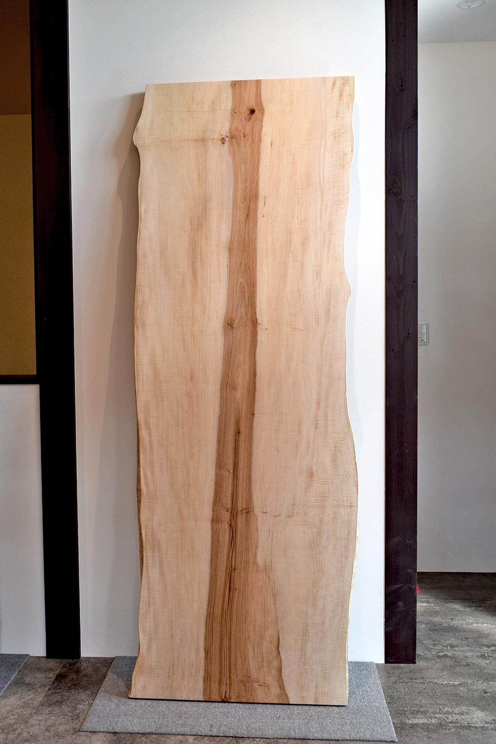 TMI181130/19 栃 一枚板 一枚板リビングテーブル 一枚板ダイニングテーブル