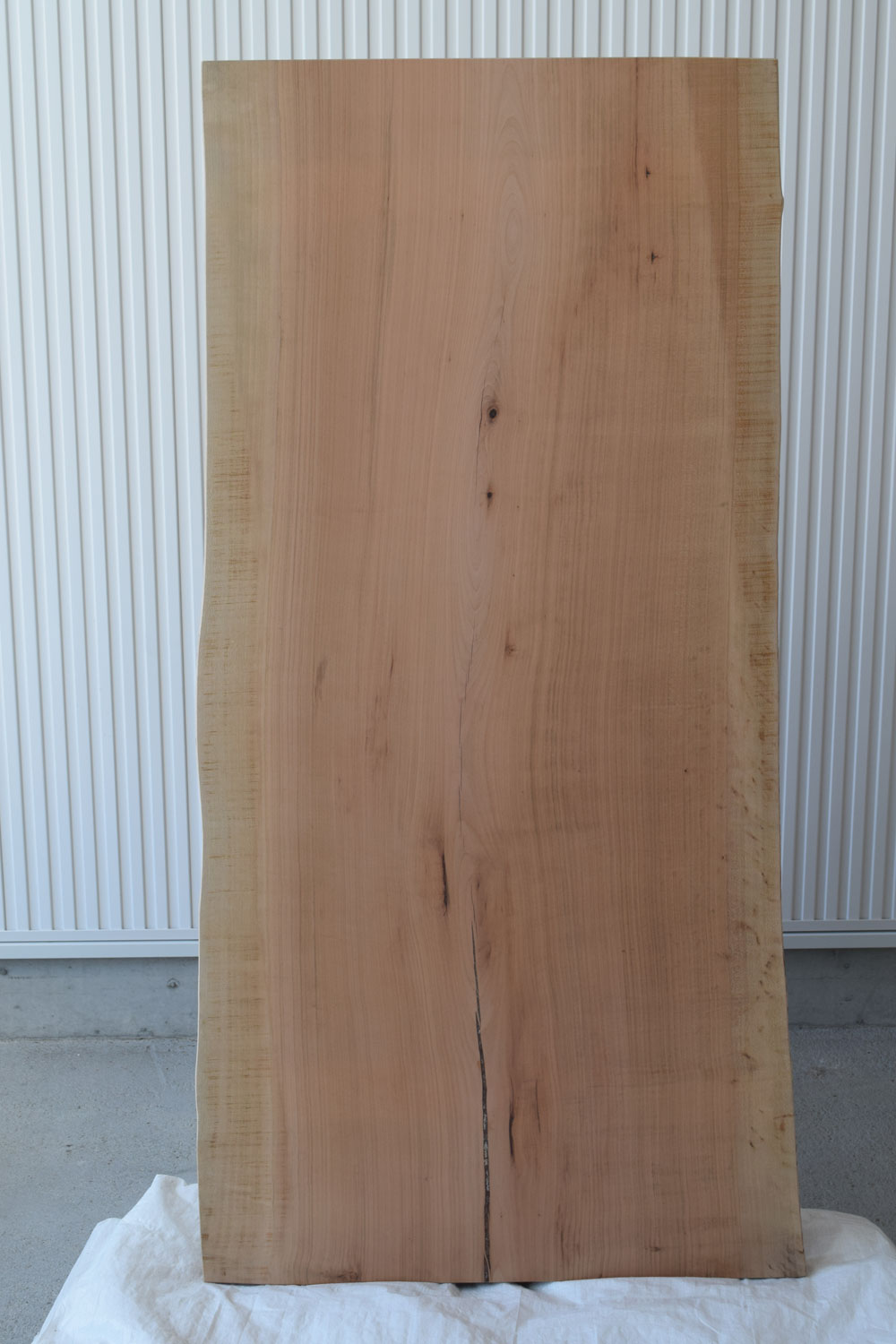 山桜 一枚板 一枚板ダイニングテーブル | 天然木材工房 村上一枚板