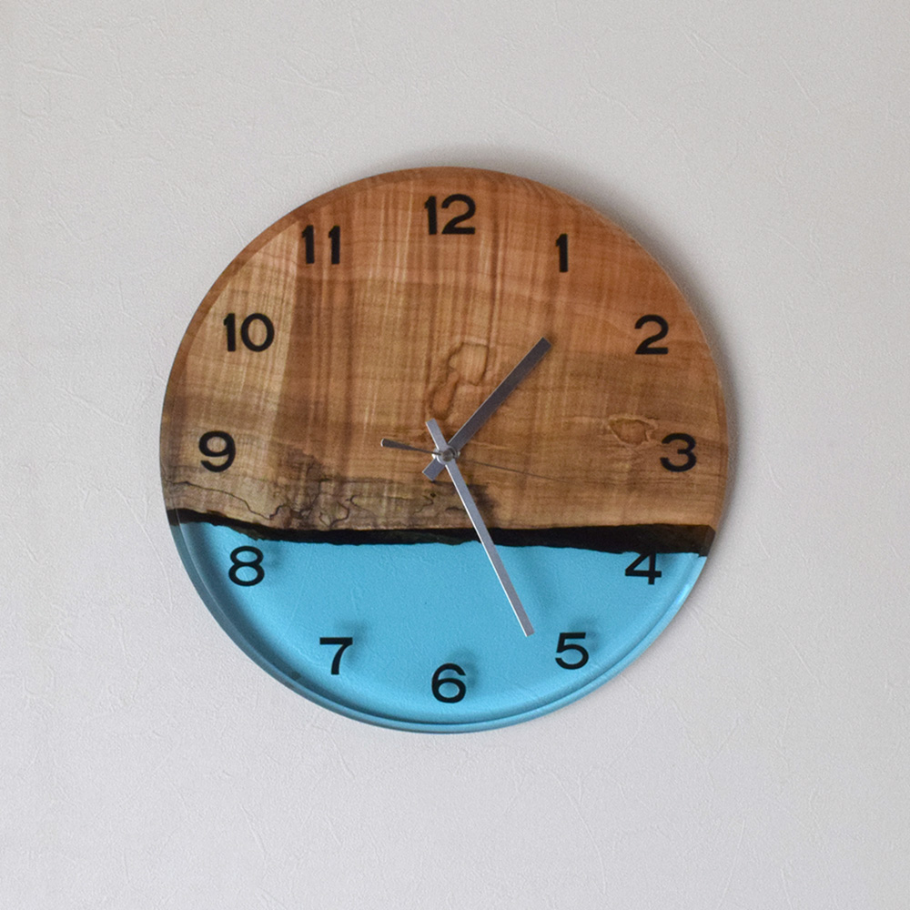レジン時計　ライトブルークリア×楓