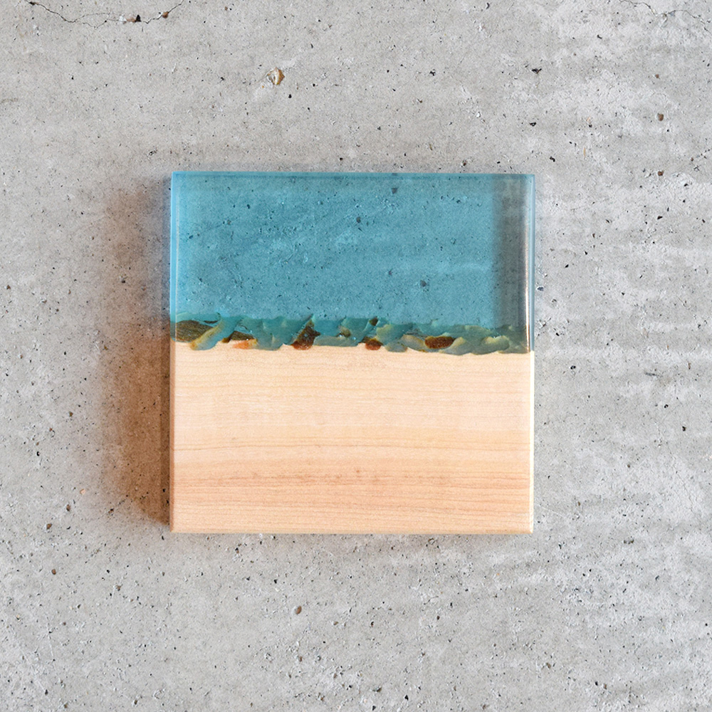 レジンコースター ライトブルークリア×栃