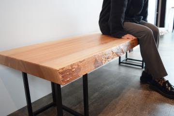樺（ベンチ） 一枚板 一枚板カウンター 家具 | 天然木材工房 村上一枚板