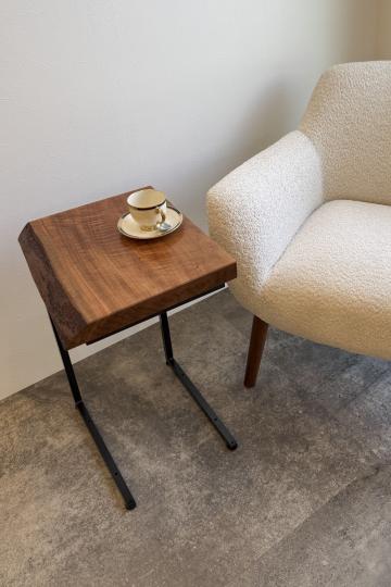 山桜 一枚板 一枚板サイドテーブル 家具 | 天然木材工房 村上一枚板