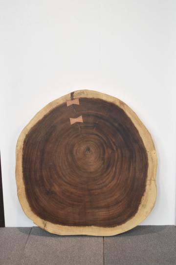 42FQWI0611/1 モンキーポッド(輪切り) 一枚板 一枚板リビングテーブル 一枚板ダイニングテーブル 一枚板輪切り