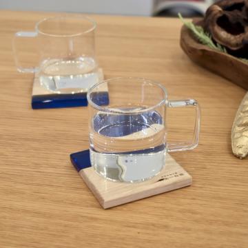 gd0052 レジンコースター　ブルークリア×栃 レジン商品 雑貨 コースター コースター