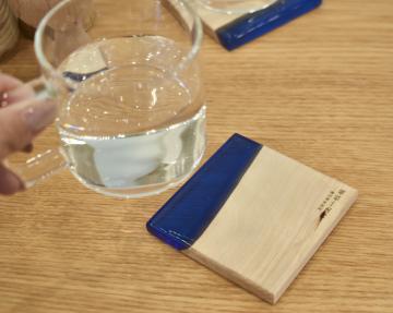 gd0052 レジンコースター　ブルークリア×栃 レジン商品 雑貨 コースター コースター