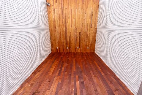 職人による手作業