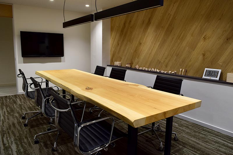 村上一枚板 - 無垢一枚板 取扱樹種紹介:イチョウ（銀杏）