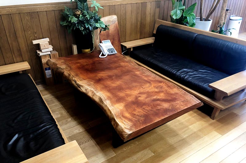 村上一枚板 - 無垢一枚板 取扱樹種紹介:サペリ