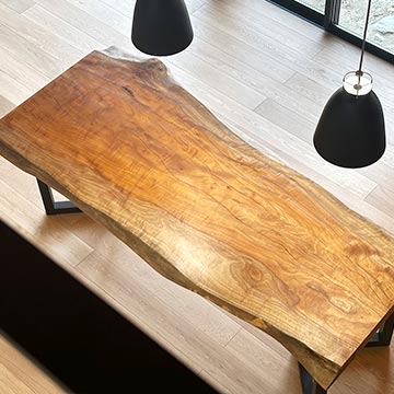 椨のダイニングテーブル(椨無垢一枚板ダイニングテーブル)