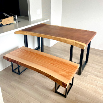 小さいころからの憧れのテーブル(モンキーポッド無垢一枚板ダイニングテーブル)