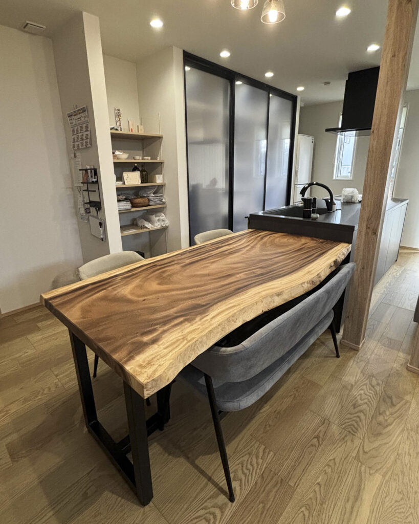 無垢あふれるダイニング