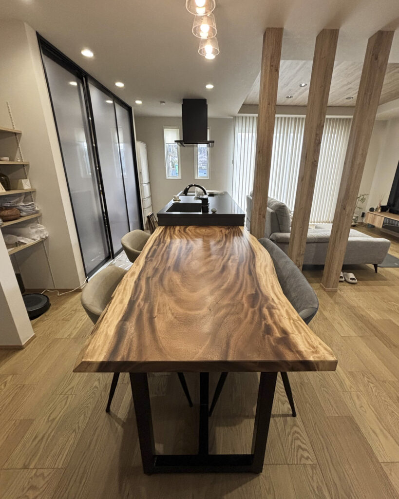 無垢あふれるダイニング